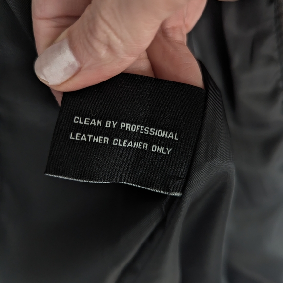 Anne Klein Black Leather Jacket with Classic Design - Picture 8 of 14